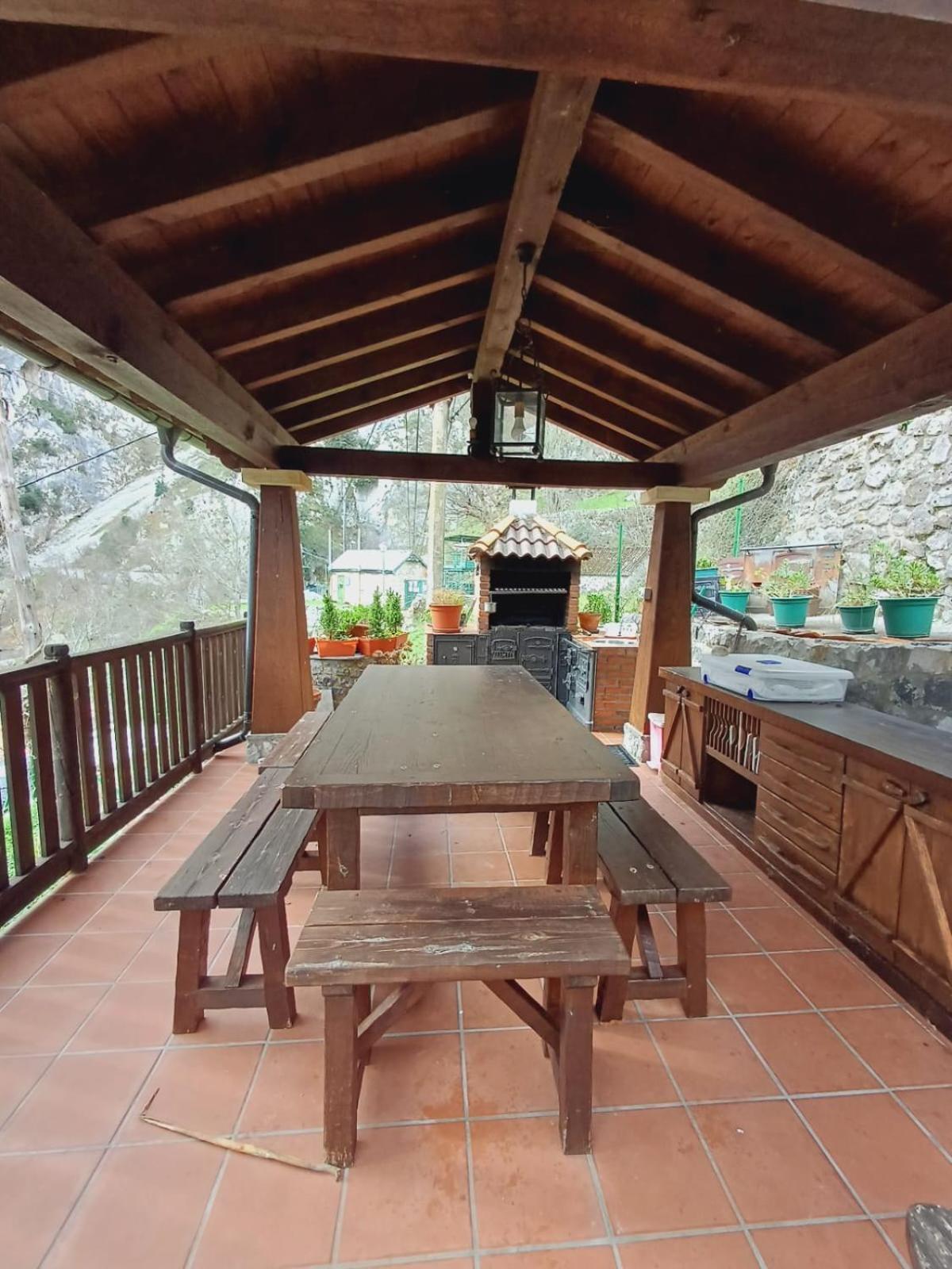 El Portal Del Abuelo Apartment Arenas De Cabrales Ngoại thất bức ảnh