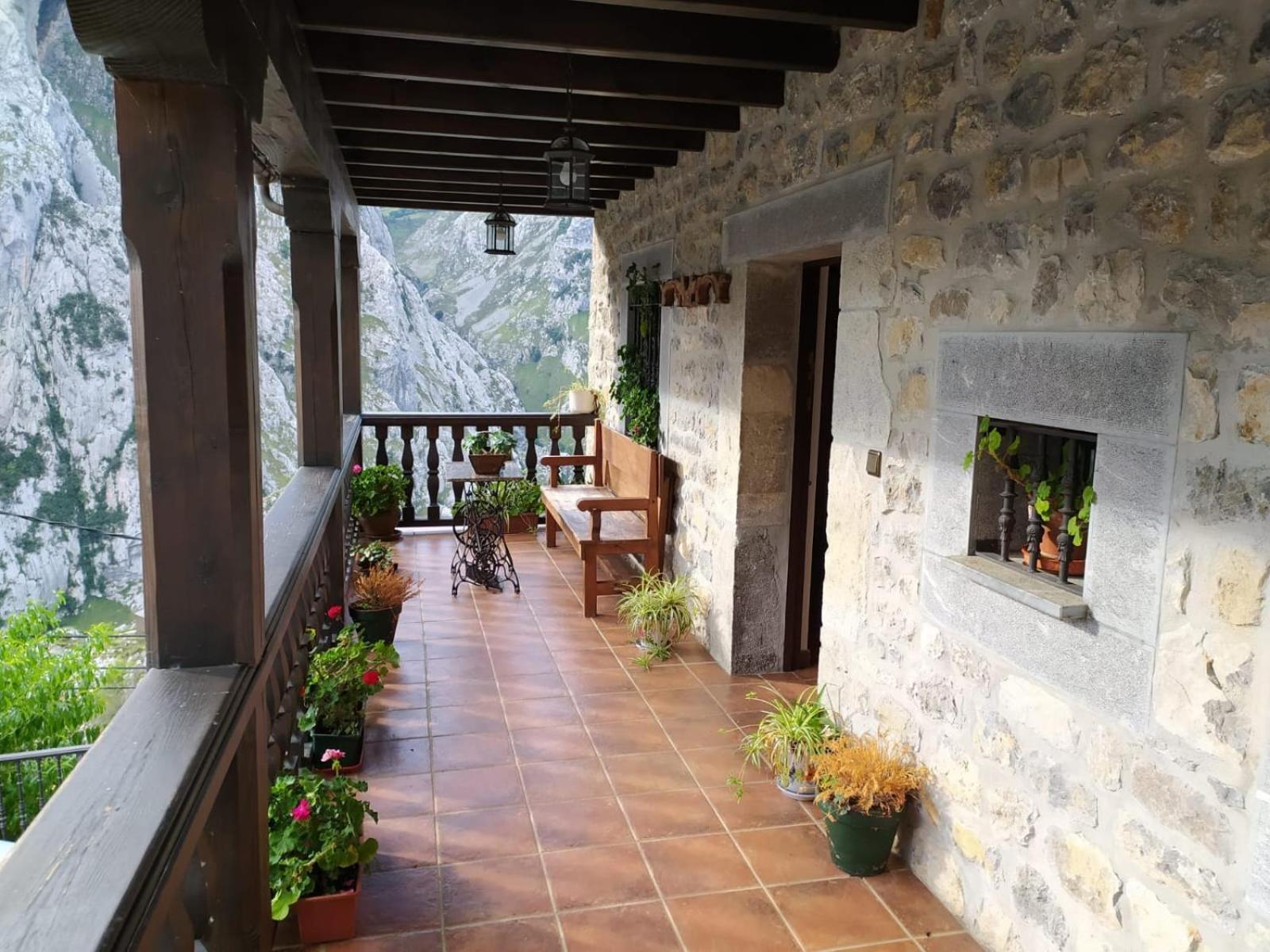 El Portal Del Abuelo Apartment Arenas De Cabrales Ngoại thất bức ảnh
